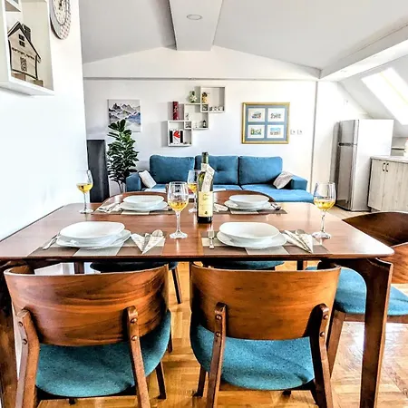 Spacious & Attractive 600m-7minuta Hoda Od Centra, Mogucnost Za Parking-apartmani-nsmilos *